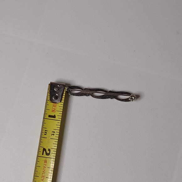 Pretty 2 Inch Silver Tone Brooch - Picture 10 of 10